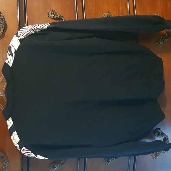 Vtg ST. JOHN Pearls & Bows Knit Carsigan Sweater Sz P - Picture 5 of 7